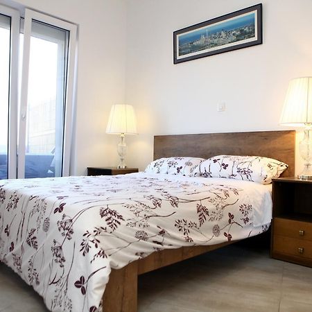 Charming San Simon Beach Apartment Jn Izola Exterior photo
