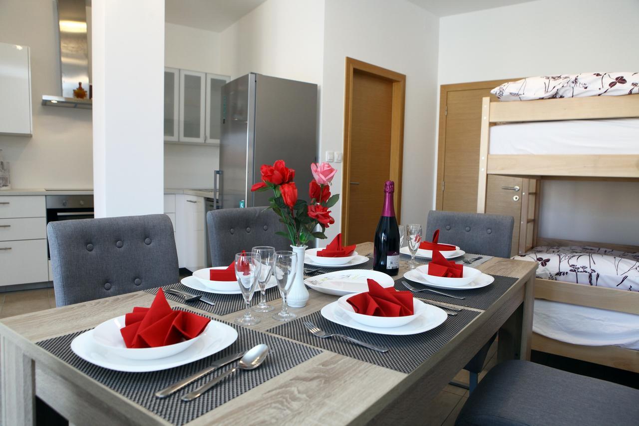 Charming San Simon Beach Apartment Jn Izola Exterior photo